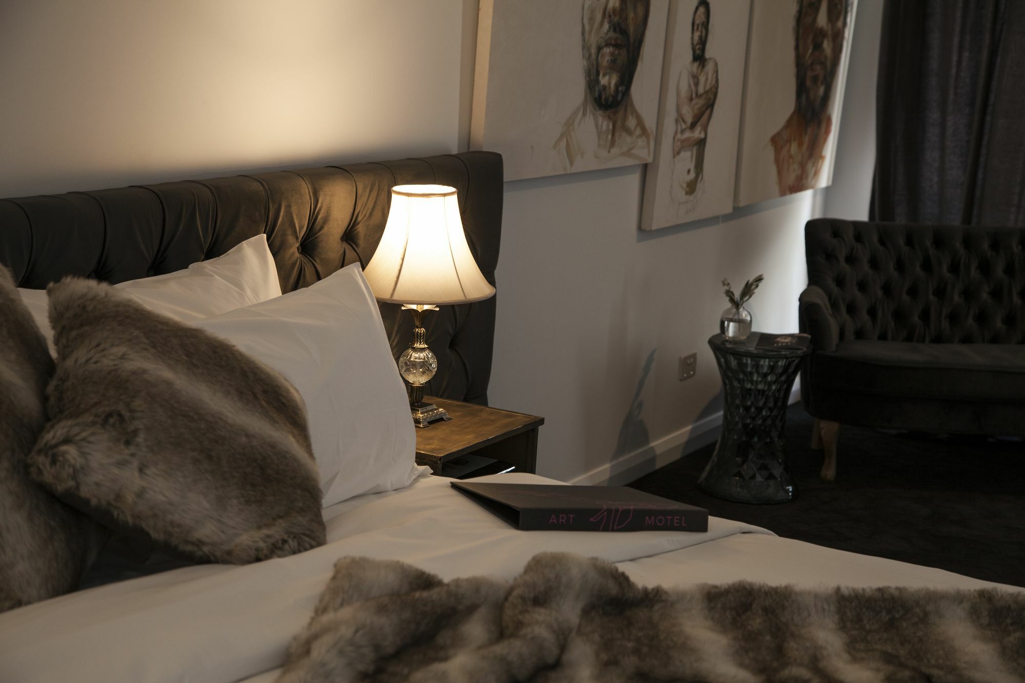 Daylesford Art Motel Extérieur photo A bedroom at the hotel